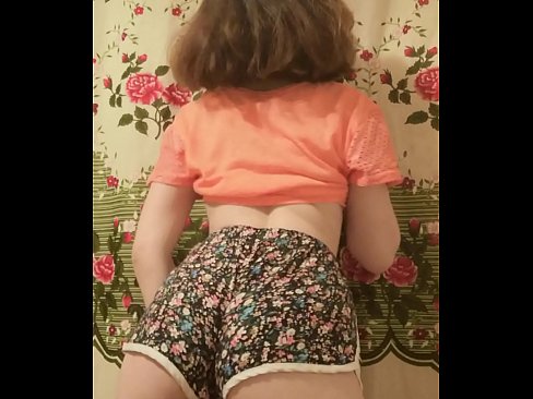 ❤️ Una ghjovana sexy si spoglia i pantaloncini davanti à a camera ☑ Video sessu à co.kenhdammy.top ﹏