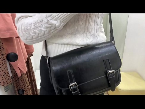❤️ Masturbazione publica di a ghjovana cagna FeralBerry cù un dildo in a sala di prove ☑ Video sessu à co.kenhdammy.top ﹏