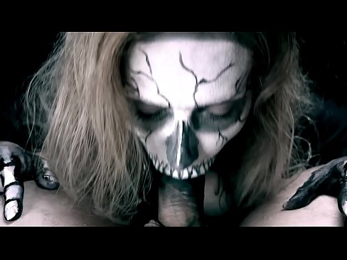 ❤️ Ragazza demonia chì succhia u cazzo cù a so bocca nera è ingoia cum. ☑ Video sessu à co.kenhdammy.top ﹏