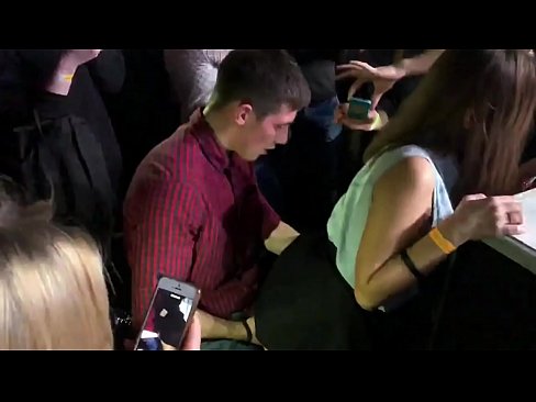 ❤️ Sessu reale in una discoteca russa. Una ragazza russa di 18 anni in l'anu è a vagina scopata in una discoteca ☑ Video sessu à co.kenhdammy.top ﹏